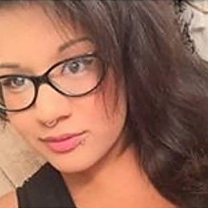 Meet your Posher, Riana